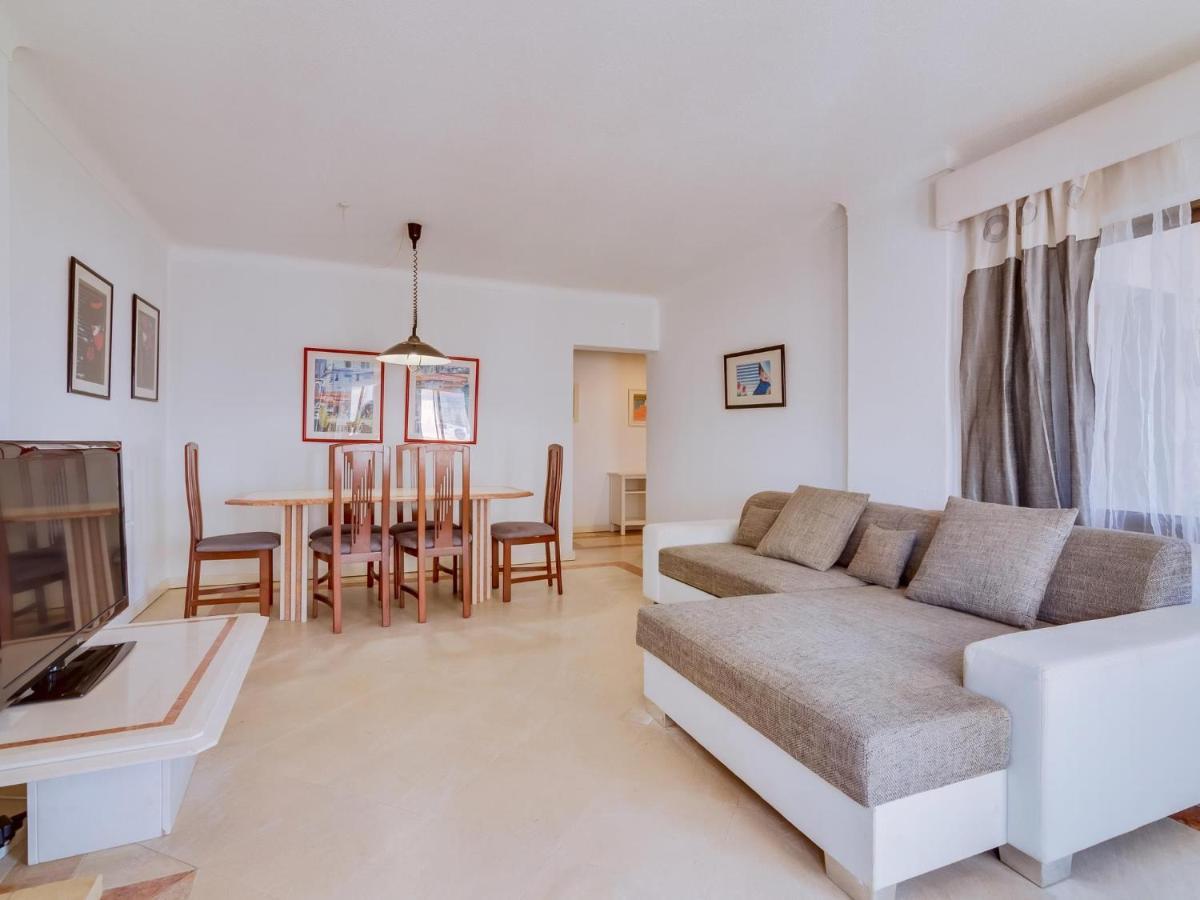 Al - Moural Apartment *